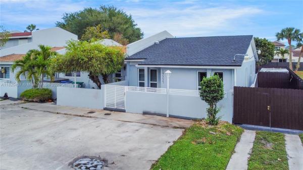 19337 NW 53rd Pl, Miami Gardens, Florida 33055, image 1