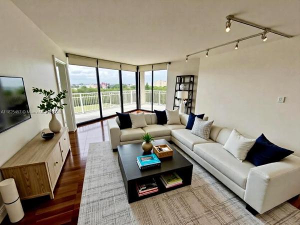 1000 Quayside Ter #1009, Miami, Florida 33138, image 1