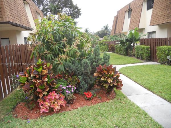 Le Clos Townhomes, 129 San Remo Blvd #129, North Lauderdale, Florida 33068, image 1