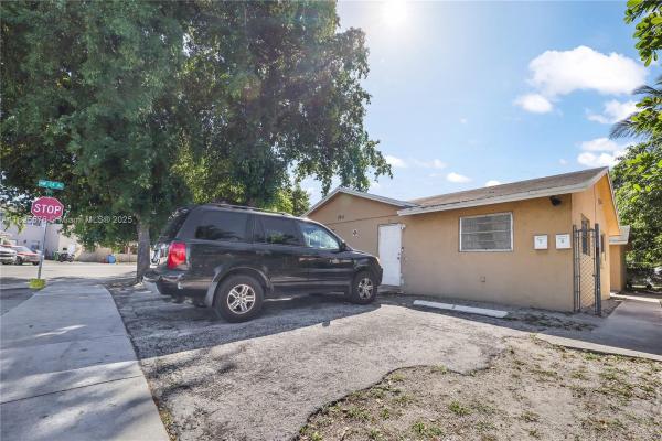 Franklin Park, 2512 NW 9th Pl, Fort Lauderdale, Florida 33311, image 1