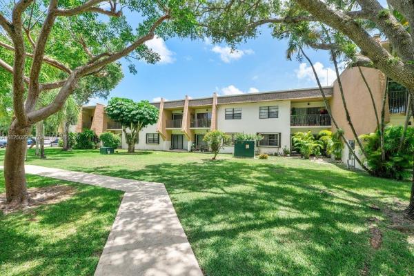 Sunrise Point, 8261 SW 128 St #215, Pinecrest, Florida 33156, image 1