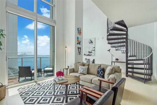 Met 1, 300 S Biscayne Blvd #L-1228, Miami, Florida 33131, image 1