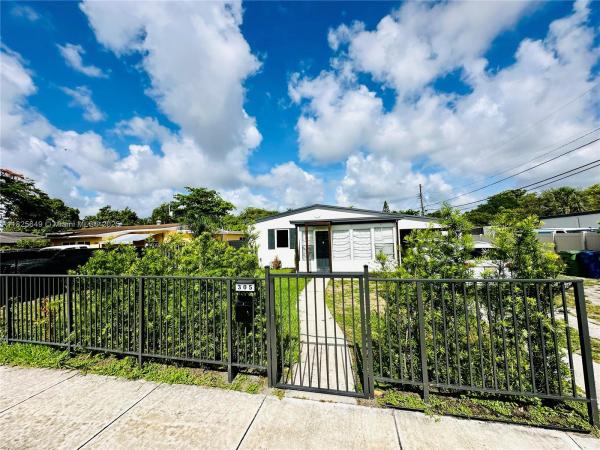 Woodland Park, 305 SW 24th Ave, Fort Lauderdale, Florida 33312, image 1