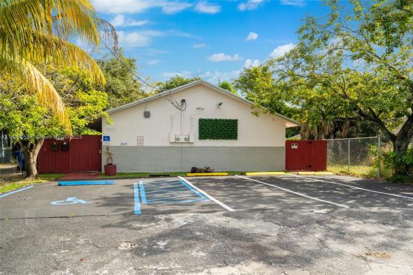 Middle River Terrace, 1112 NE 5th Ave, Fort Lauderdale, Florida 33304, image 1