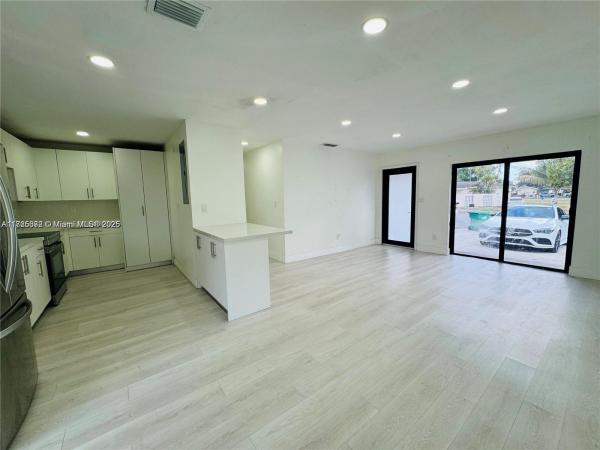 Leslie Estates, 2983 NW 191st Ter, Miami Gardens, Florida 33056, image 1