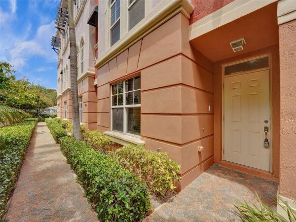 Villa Medici, 1033 NE 17th Way #904, Fort Lauderdale, Florida 33304, image 2