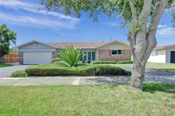 Imperial Point, 2031 NE 62nd St, Fort Lauderdale, Florida 33308, image 1