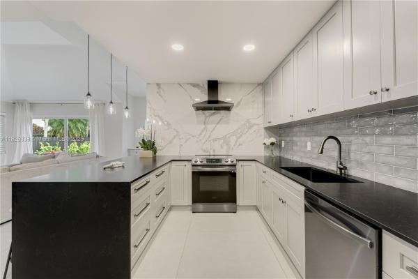 Oak Park, 9248 Magnolia Ct, Davie, Florida 33328, image 1