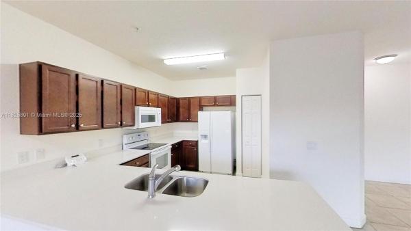 260 NW 109th Ave #214, Unincorporated Dade County, Florida 33172, image 1