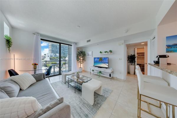 The Cosmopolitan Residences On South Beach, 110 Washington Ave #1611, Miami Beach, Florida 33139, image 3