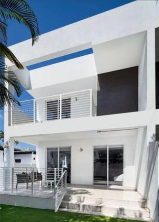 Victoria Park Village, 904 NE 15th Ave, Fort Lauderdale, Florida 33304, image 1
