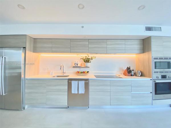 Peloro, 6620 Indian Creek Dr #617, Miami Beach, Florida 33141, image 1