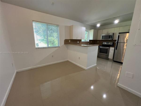 990 NE 33rd Ter #204, Unincorporated Dade County, Florida 33033, image 1