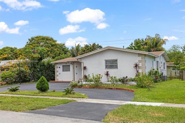 Sunrise Golf Village, 6441 NW 26th St, Sunrise, Florida 33313, image 3