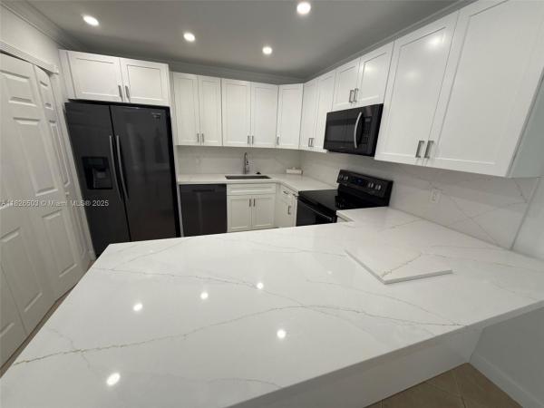 Lake Pine Estates, 4773 Sunny Palm Cir #B, West Palm Beach, Florida 33415, image 1