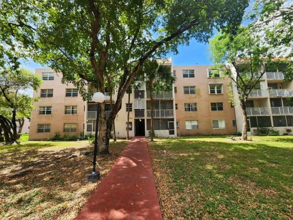8501 NW 8th St #301-1, Unincorporated Dade County, Florida 33126, image 1