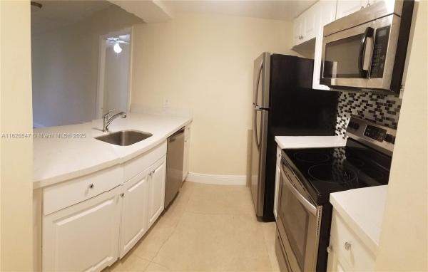 Las Vistas At Doral, 8100 Geneva Ct #438, Doral, Florida 33166, image 1