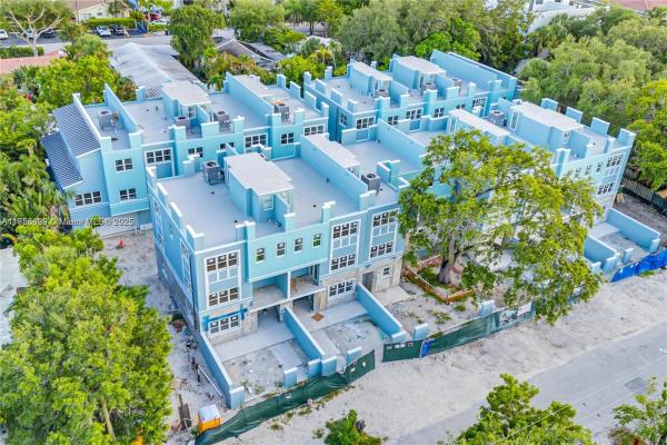 Villaggio Treviso, 844 SE 12th Ct #8, Fort Lauderdale, Florida 33316, image 1