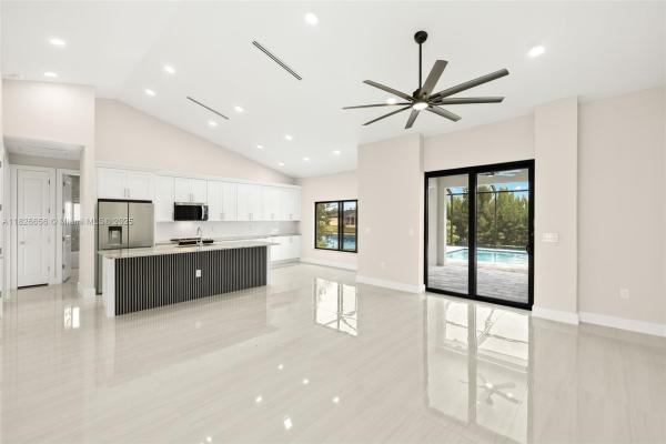 2933 SE Santa Barbara Pl, Cape Coral, Florida 33904, image 3