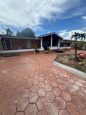 Palm Springs, 5372 W 9th Ave, Hialeah, Florida 33012, image 1