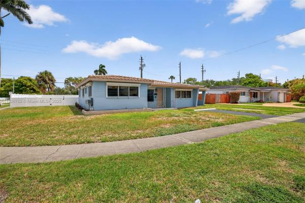 Orangebrook Golf Estates, 3202 Pierce St, Hollywood, Florida 33021, image 1