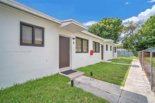 Cravatts Allapattah Homesites, 1910 NW 31st St, Miami, Florida 33142, image 3