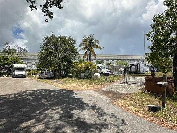 Prospect Gardens, 727 NW 43rd Ct, Oakland Park, Florida 33309, image 1