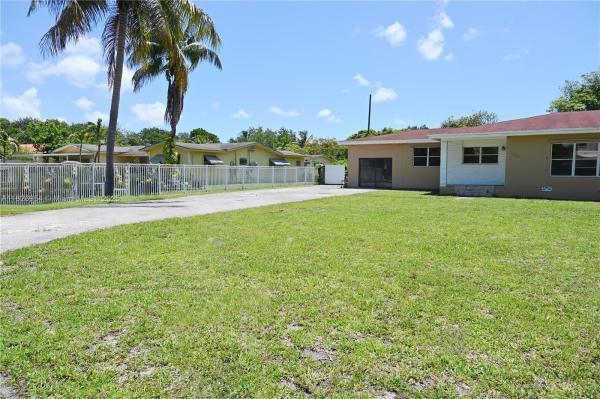 Biscayne Gardens, 13701 NW 1st Ave, Golden Glades, Florida 33168, image 3