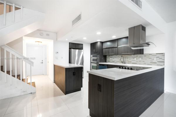 Villa Dorada, 20350 W Country Club Dr #123-4, Aventura, Florida 33180, image 1