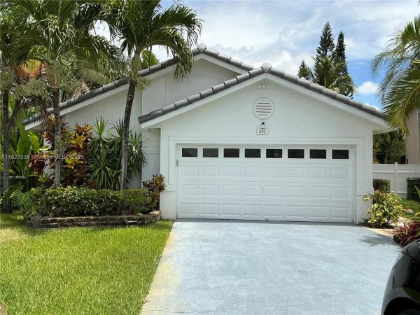 Tiffany Cove At Silver Lakes, 651 SW 176th Ave, Pembroke Pines, Florida 33029, image 1