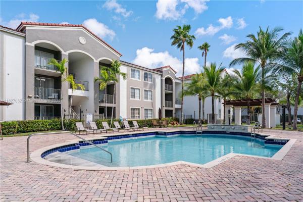 6821 SW 44th St #304, Unincorporated Dade County, Florida 33155, image 1