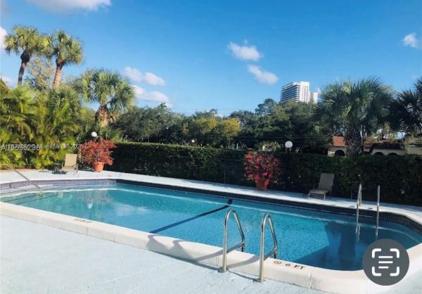 Woodside, 16950 W Dixie Hwy B120 Hwy #120, North Miami Beach, Florida 33160, image 1
