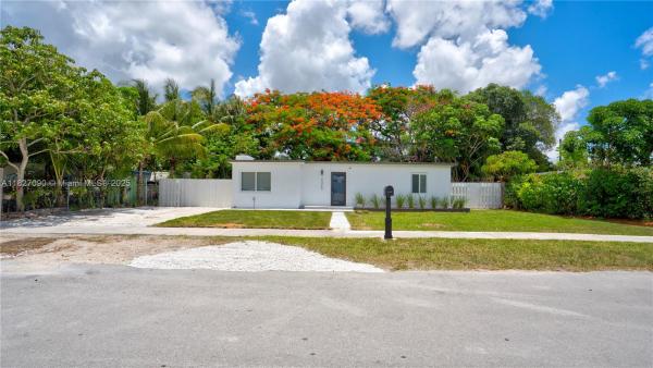 15459 Hayes Ln, Homestead, Florida 33033, image 1