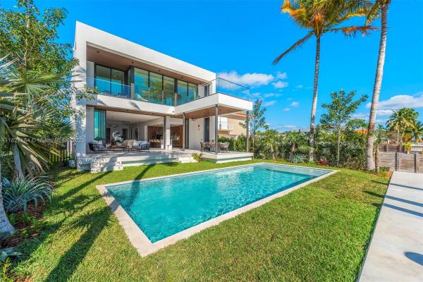 Biscayne Beach, 1510 Stillwater Dr, Miami Beach, Florida 33141, image 2