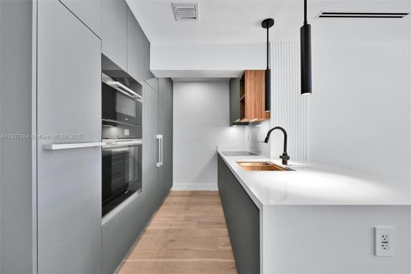 Key Cassa, 200 Sunrise Dr #200C, Key Biscayne, Florida 33149, image 1