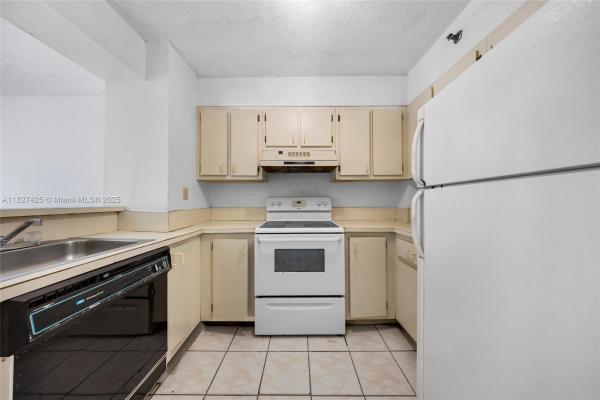 RioPlaza, 501 SW 1st St #308, Miami, Florida 33130, image 3