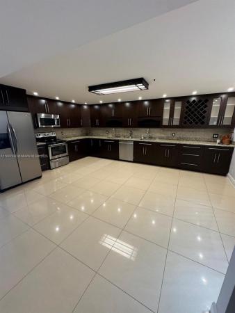 Villa Dorada, 20401 NE 30th Ave #124-8, Aventura, Florida 33180, image 3