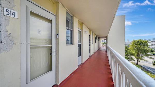 Point East, 2905 Point East Dr #L514, Aventura, Florida 33160, image 2