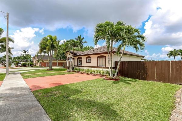 Tennessee Estates, 709 SE 14th Pl, Homestead, Florida 33033, image 2