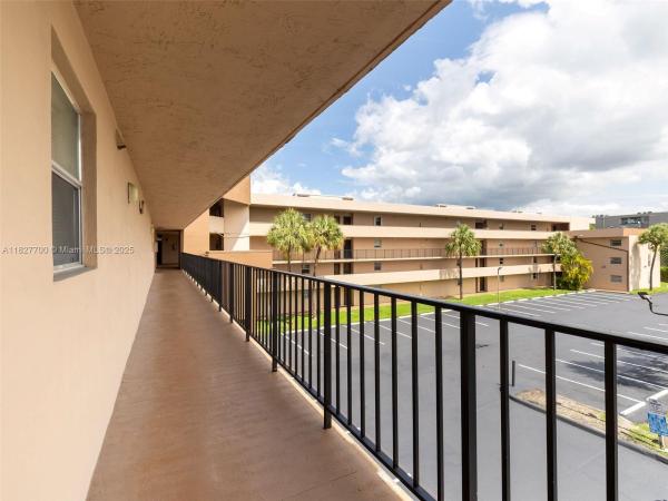 Fernwoods, 706 NW 87th Ave #302, Fountainebleau, Florida 33172, image 3