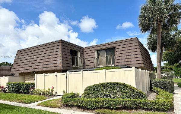 Heritage Village Of Palm Beach Lakes, West Palm Beach, Florida 33407, image 1