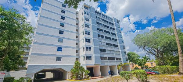 The Lakes Of Inverrary, 3301 Spanish Moss Ter #609, Lauderhill, Florida 33319, image 2