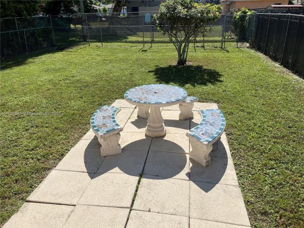 Hialeah Heights, 2758 NW 57th St, Brownsville, Florida 33142, image 2