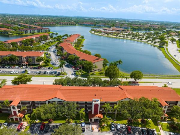 Cambridge At Century Village, 1000 SW 128th Ter #312V, Pembroke Pines, Florida 33027, image 1