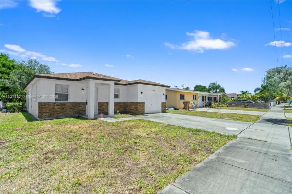 Carver Heights, 229 SW 2nd Ct, Deerfield Beach, Florida 33441, image 2