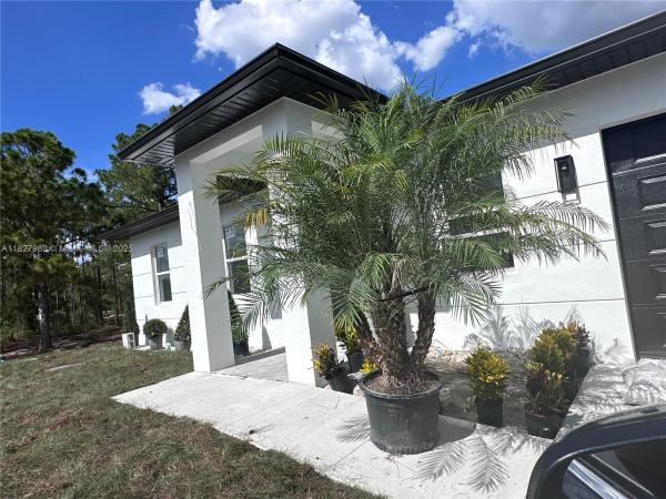 633 Wabasso Ave, Lehigh Acres, Florida 33974, image 1