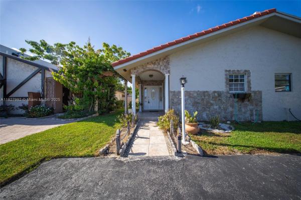 1115 NE 1st Ct #A, Hallandale Beach, Florida 33009, image 3