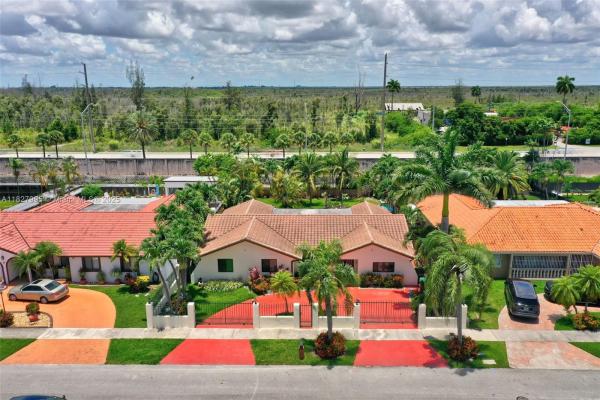 University Park West, 28 SW 136th Pl, Tamiami, Florida 33184, image 3