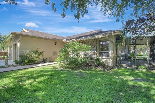 Patios In The Park, 450 NW 66th Ave, Plantation, Florida 33317, image 2
