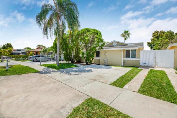 19620 SW 123rd Ave, Unincorporated Dade County, Florida 33177, image 1